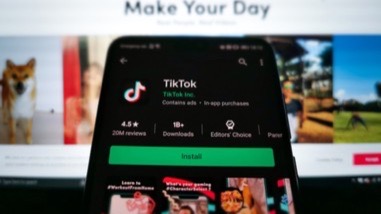 1682307953755733.jpg london-uk-28th-april-2020-260nw-1716814219-w278_cropped (168).jpg